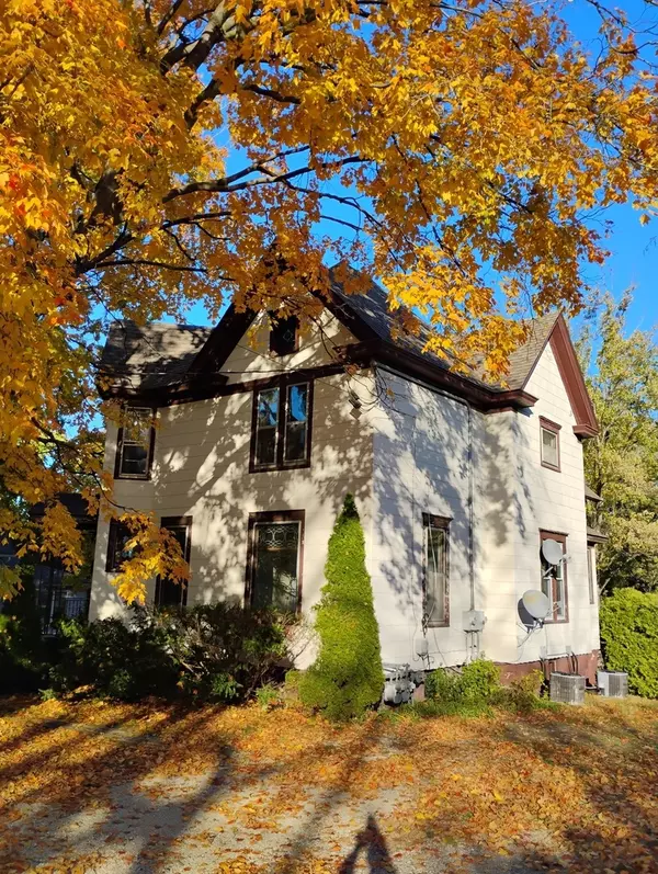 601 S Jefferson ST S, Woodstock, IL 60098