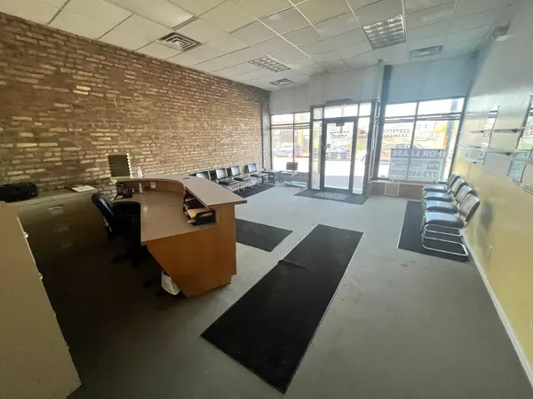 Chicago, IL 60623,3215 W CERMAK RD