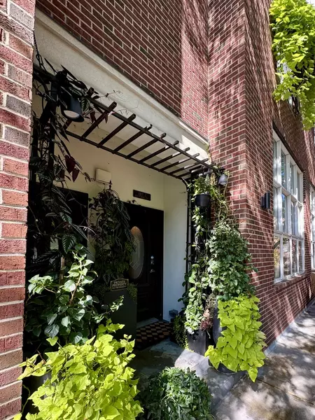 747 W Wrightwood AVE #c, Chicago, IL 60614