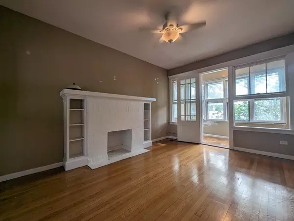 Chicago, IL 60647,2657 N Saint Louis AVE #2