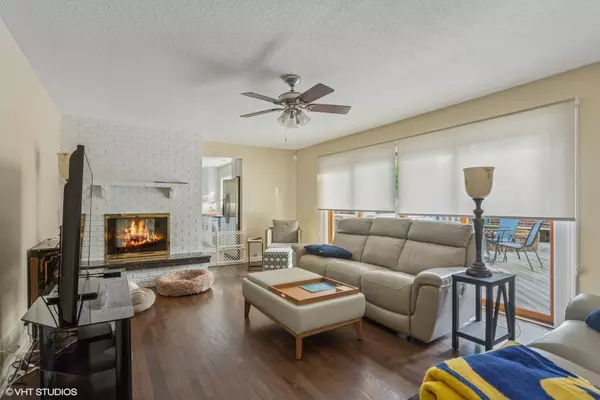 Oak Brook, IL 60523,48 Kingston DR