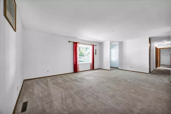 Bloomington, IL 61701,403 Delmar LN