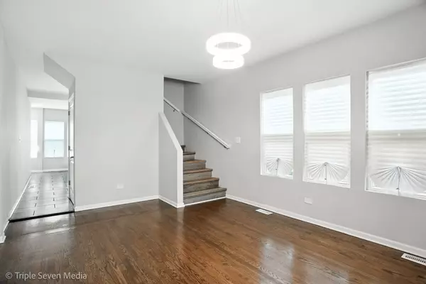 Chicago, IL 60620,7940 S Perry AVE