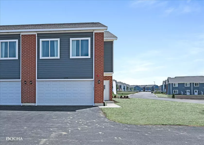 1206 Gillespie LN, Yorkville, IL 60560