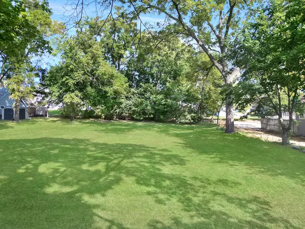 Libertyville, IL 60048,212 W Ellis AVE