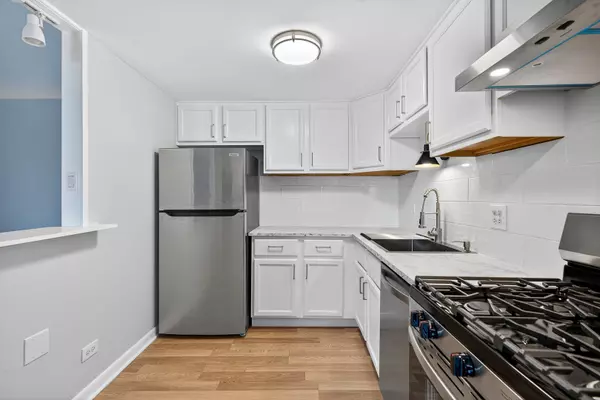Schaumburg, IL 60193,1463 Mercury DR #304