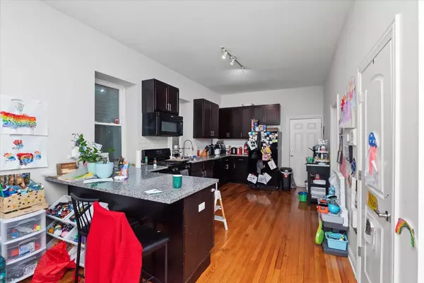 Chicago, IL 60647,2341 W Montana ST #1F