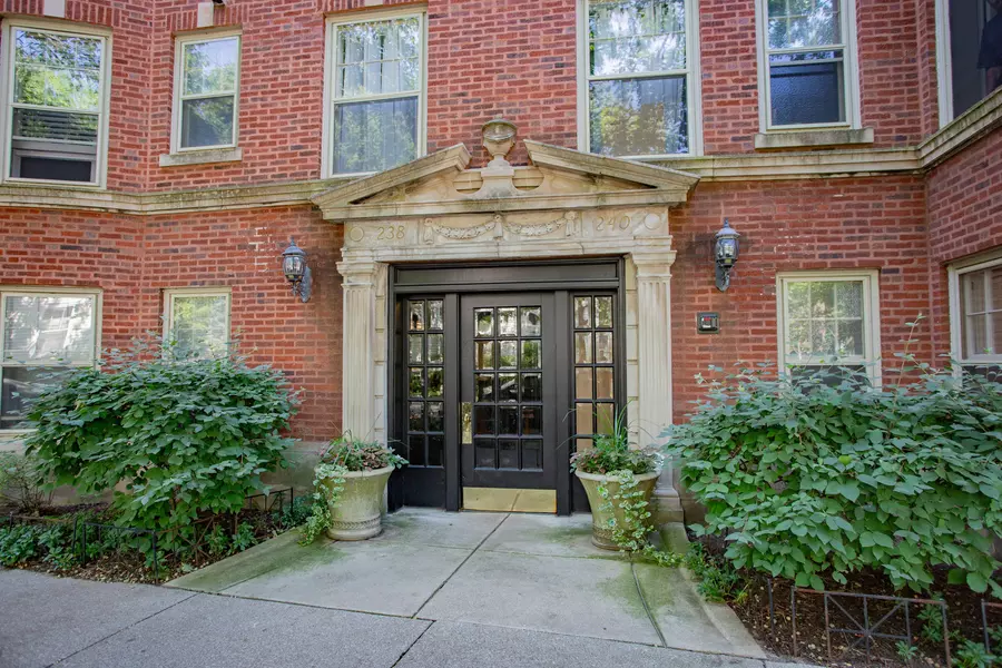 240 LEE ST #G, Evanston, IL 60202