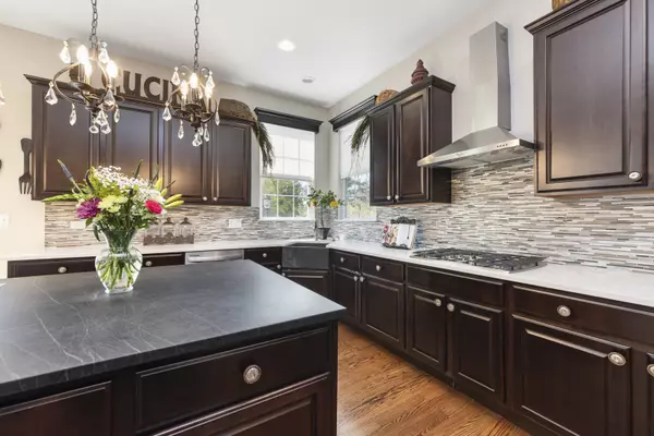 St. Charles, IL 60175,4545 Foxgrove DR