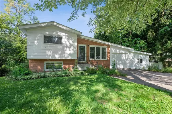 1004 S Grove AVE, Barrington, IL 60010