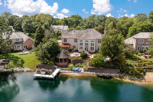Libertyville, IL 60048,28951 Forest Lake LN