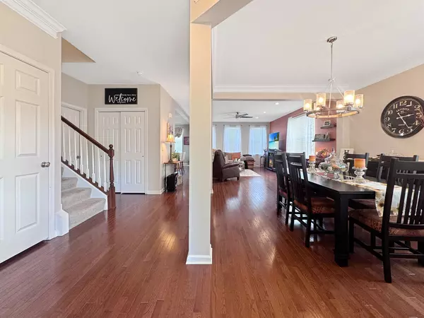 Elgin, IL 60124,1210 Falcon Ridge DR