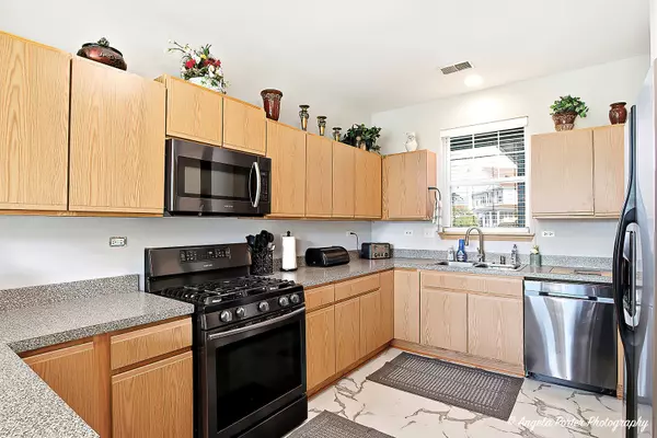 Wauconda, IL 60084,2810 Cattail CT #B