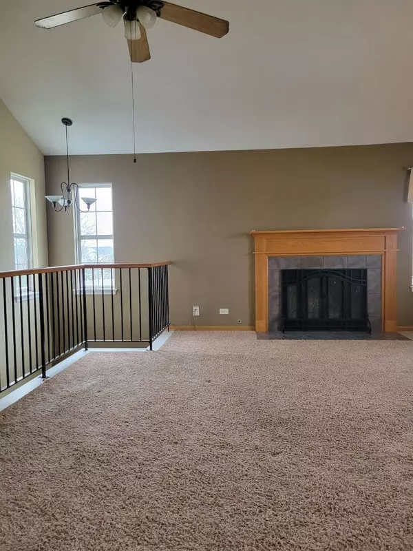 Aurora, IL 60503,2492 Dickens DR #2492