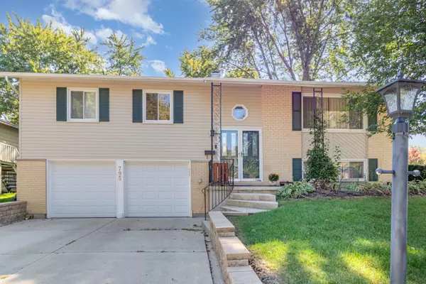 795 Plymouth RD, Hoffman Estates, IL 60192