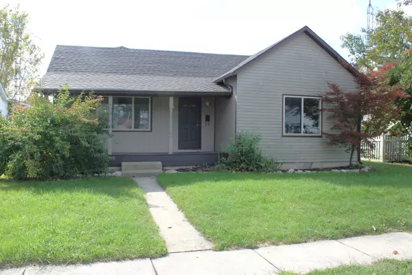 135 E Chestnut ST, Coal City, IL 60416