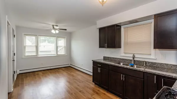 Chicago, IL 60629,5940 S Kilbourn AVE #2