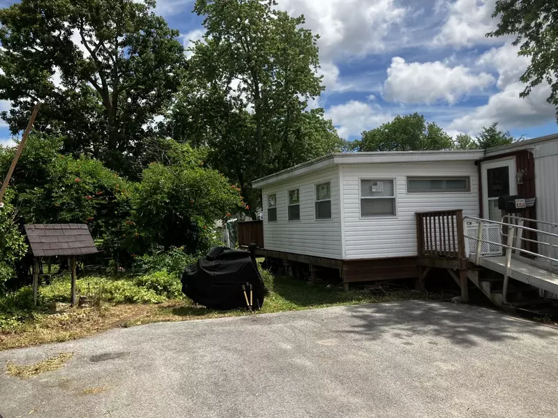 89 Chaucer DR, Gardner, IL 60424