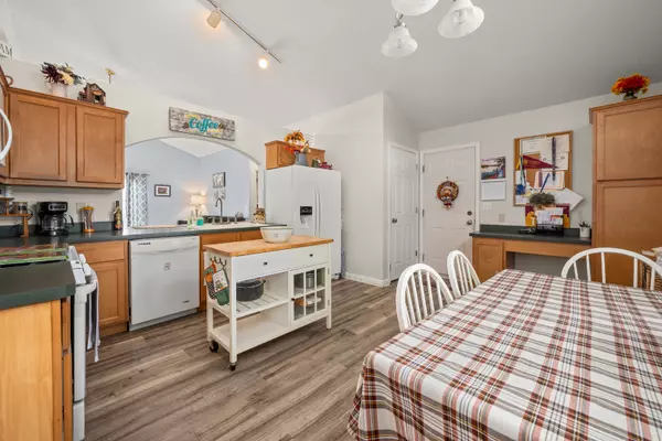 Genoa, IL 60135,728 Hawthorne LN