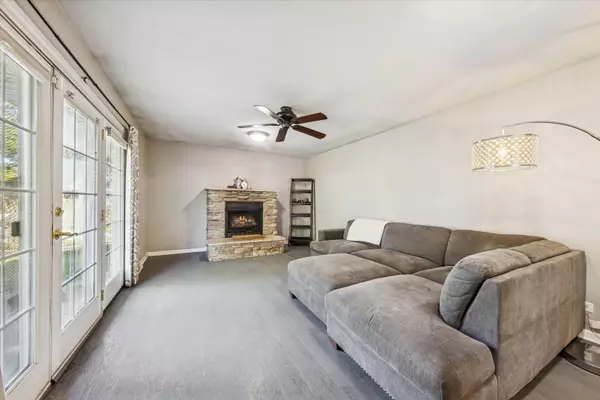 Darien, IL 60561,9S080 Stratford PL