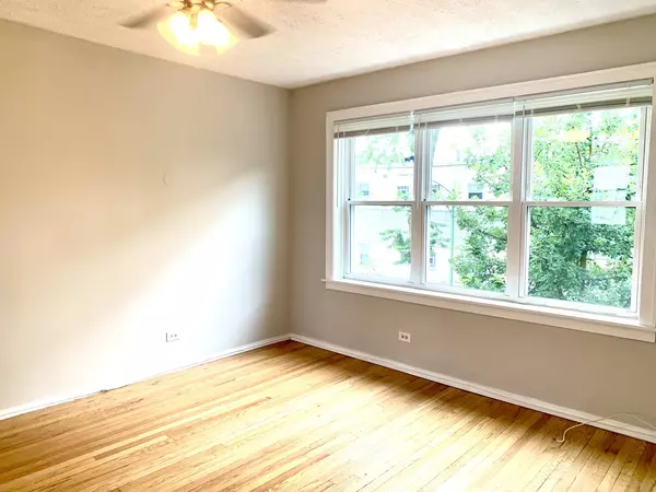 Chicago, IL 60618,2807 N Springfield AVE #2N