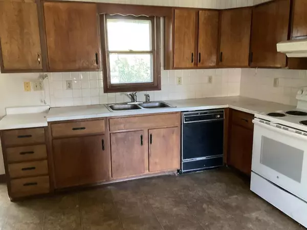 Machesney Park, IL 61115,8420 Bobolink DR