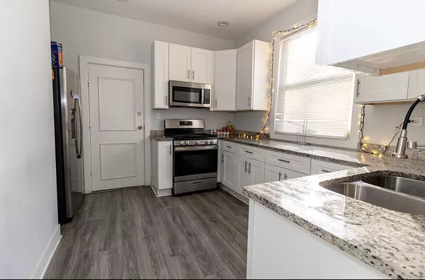 Chicago, IL 60644,5523 W Huron ST