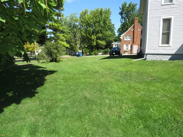 Ottawa, IL 60450,306 E Main ST E #B