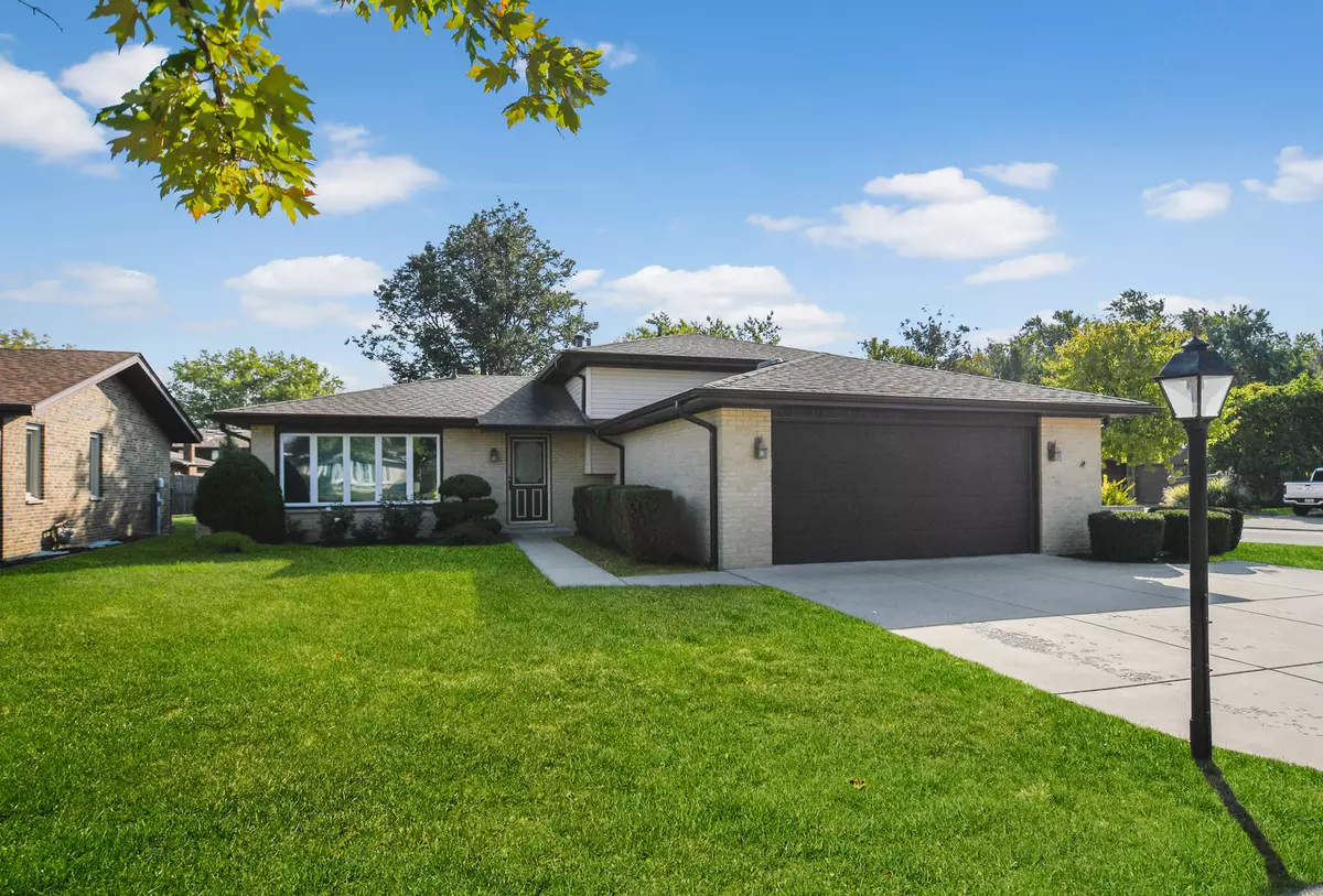 Palos Hills, IL 60465,11201 S Deerpath LN