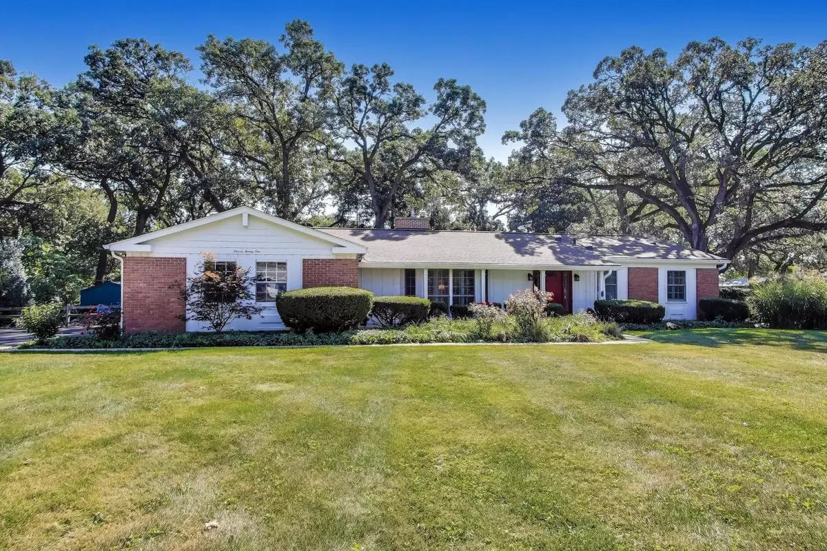 Elgin, IL 60123,1121 Forest DR