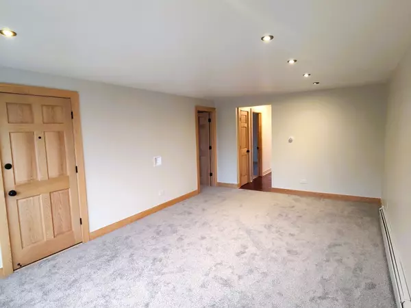 Burbank, IL 60459,6048 W 79TH ST #3