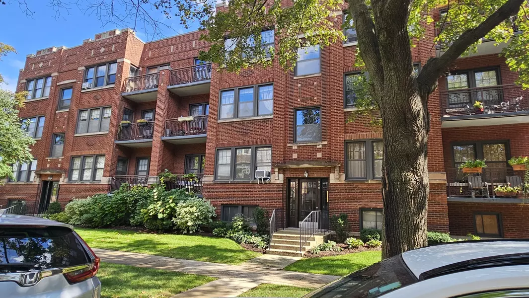 924 Wesley AVE #2, Oak Park, IL 60304