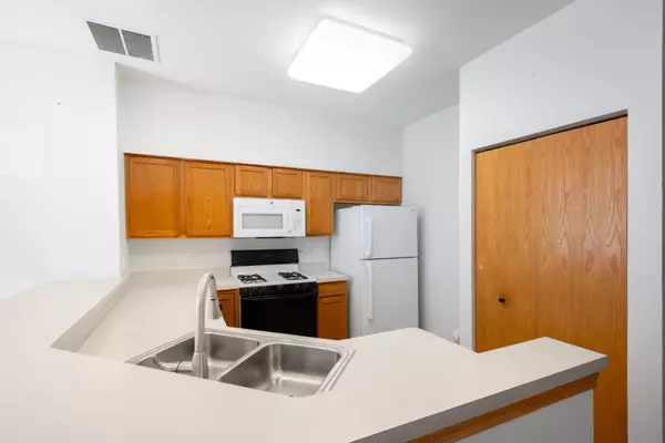 Naperville, IL 60564,2877 Stonewater DR #2877