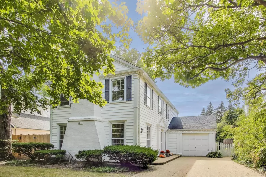 1245 Richmond LN, Wilmette, IL 60091