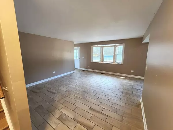 Palatine, IL 60067,624 N Lake Shore DR #624
