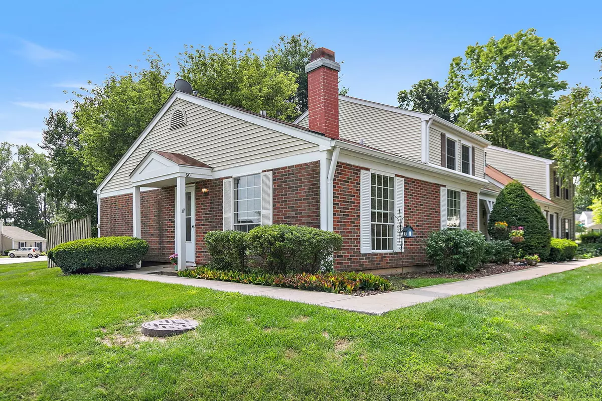 Cary, IL 60013,60 Bright Oaks CIR #1