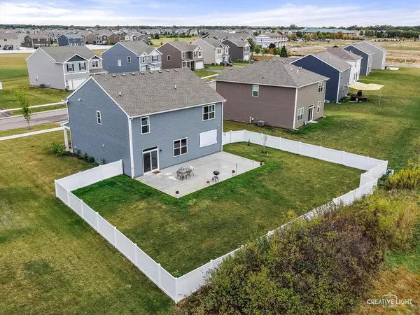 Yorkville, IL 60560,2721 Berrywood LN