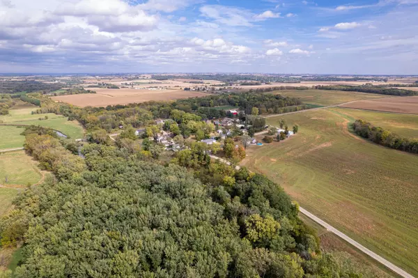 Freeport, IL 61032,3537 3577 N Iris Hill RD