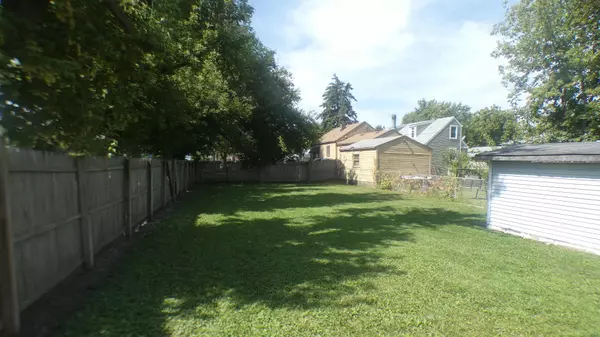 Lyons, IL 60534,4053 Rose AVE