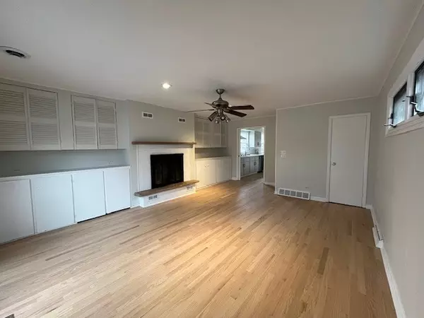 Grayslake, IL 60030,73 Harvey AVE