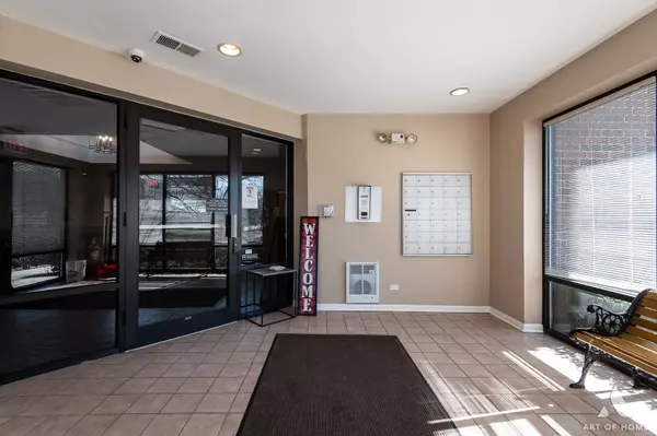Elk Grove Village, IL 60007,805 Leicester RD #320