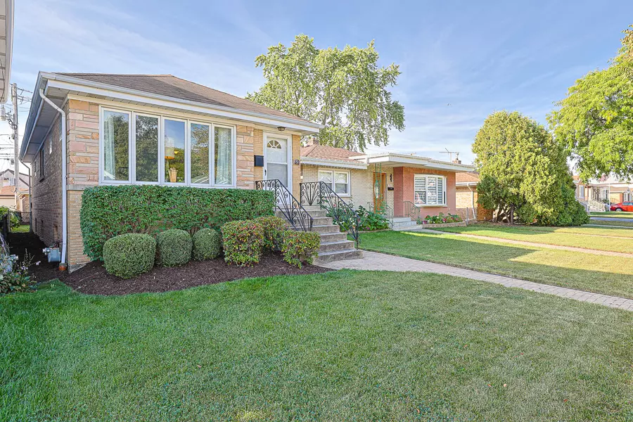 7511 W Foster AVE, Harwood Heights, IL 60706