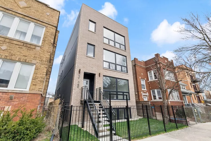 4920 N WHIPPLE ST #3, Chicago, IL 60625