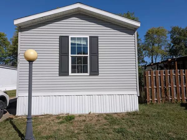 Urbana, IL 61802,2157 Monroe DR