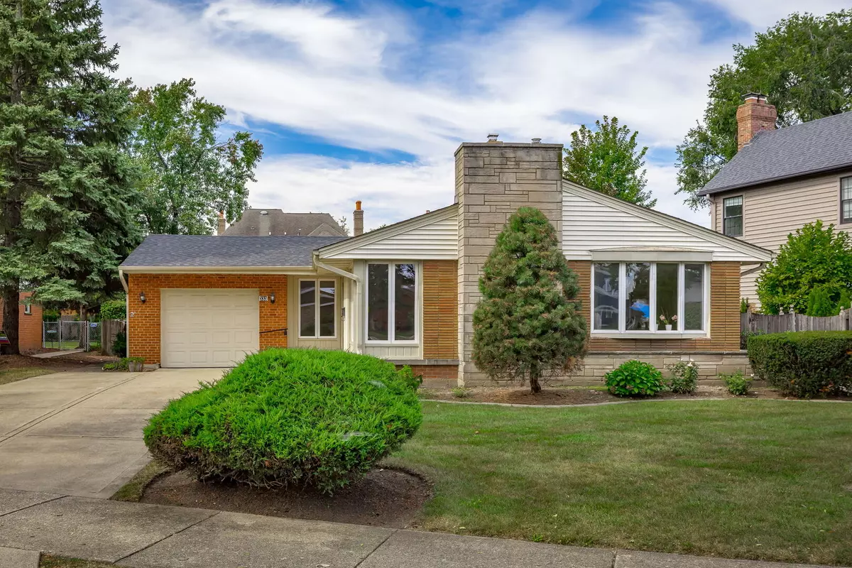 Elmhurst, IL 60126,333 E Huntington LN
