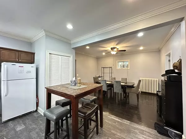 Chicago, IL 60626,6424 N Magnolia AVE #1