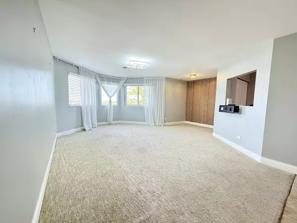 Palatine, IL 60074,1275 E Baldwin LN #601