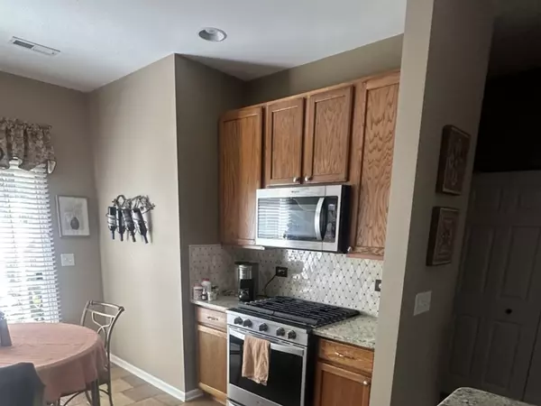 Sugar Grove, IL 60554,1195 Settlers BLVD #b