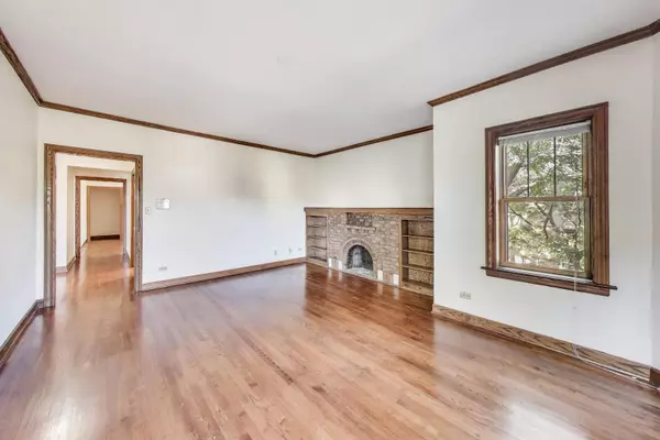 Chicago, IL 60641,3921 N Long AVE #2N