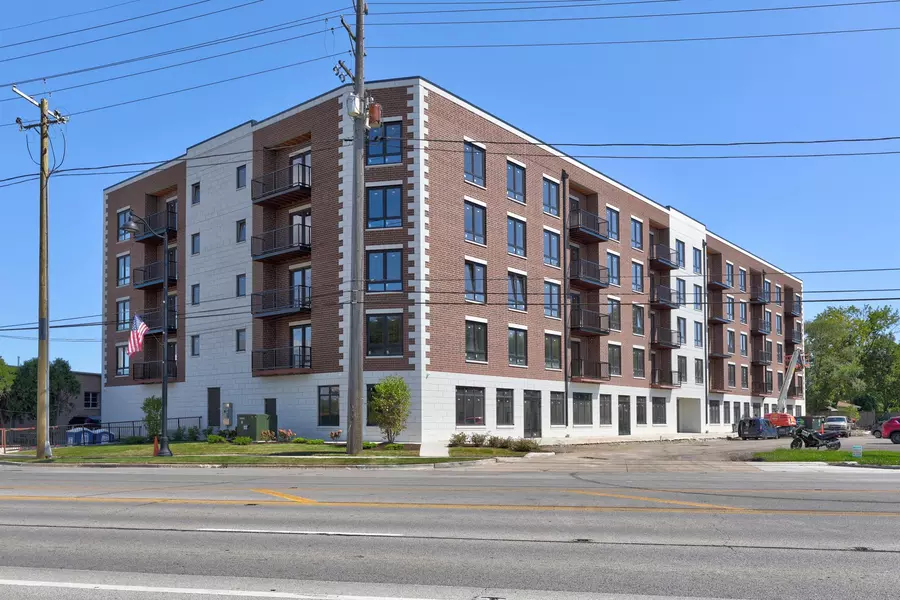 9201 N Milwaukee AVE, Niles, IL 60714